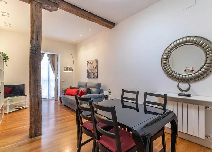 Apartamento Coqueto Y Tranquilo En El Centro Bilbao